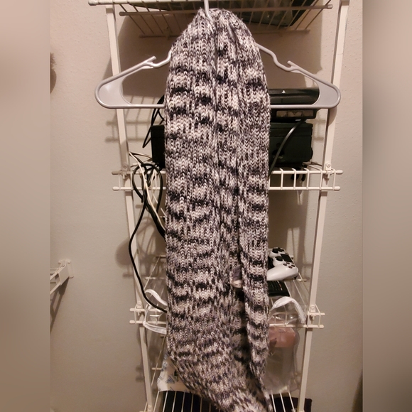 Women's Style and Co. Infinity Scarf - Picture 2 of 4